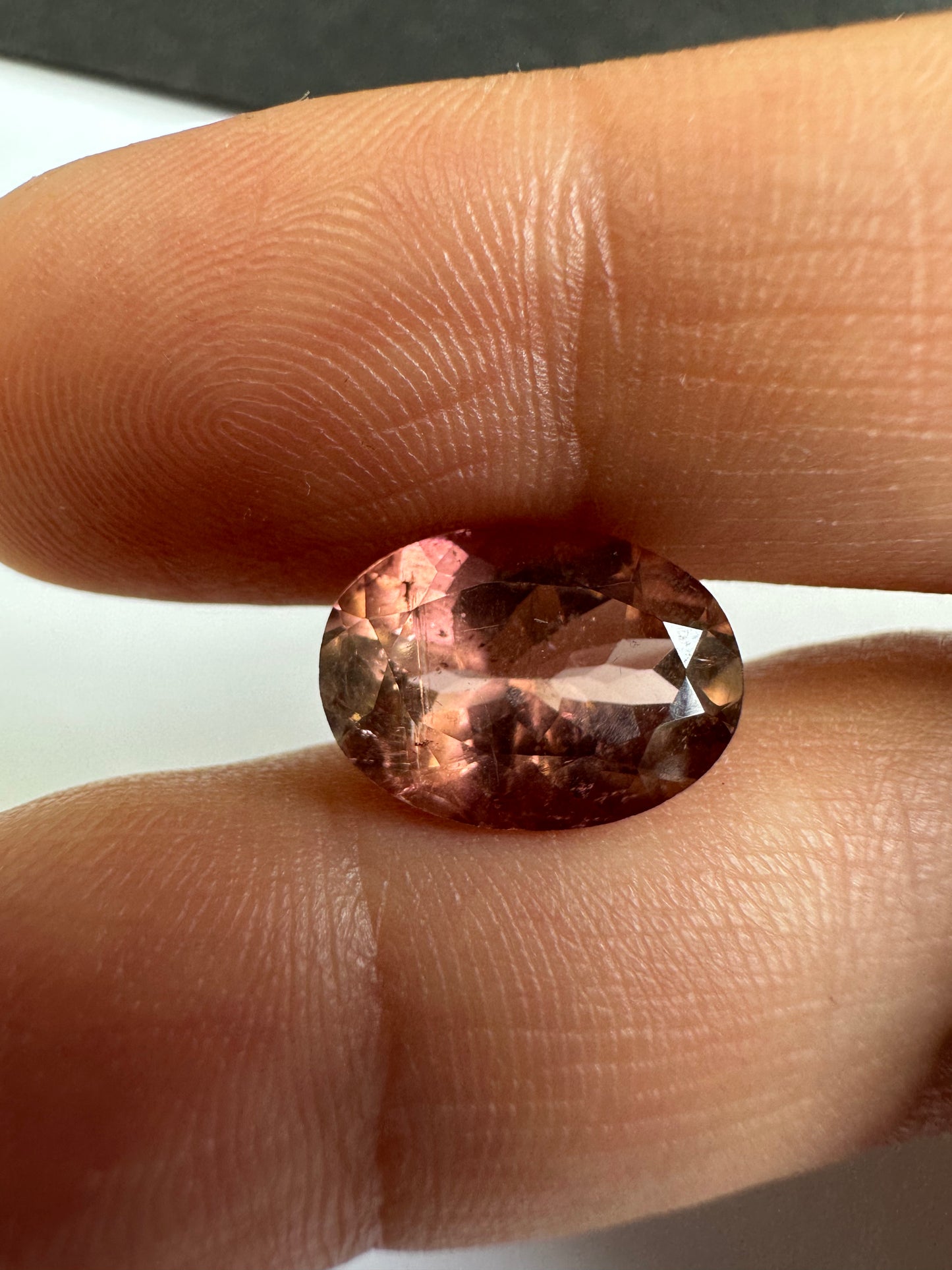 TR321, Turmalin, 1,89 Karat, 8,2 x 6,5 x 4,4 mm