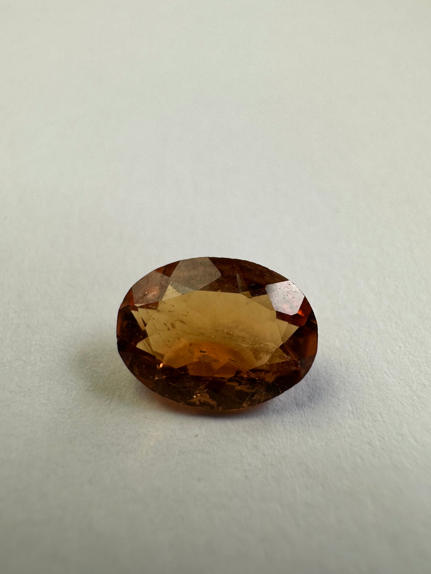 TR335, Turmalin, 2,03 Karat, 10,2 x 7,3 x 3,9 mm