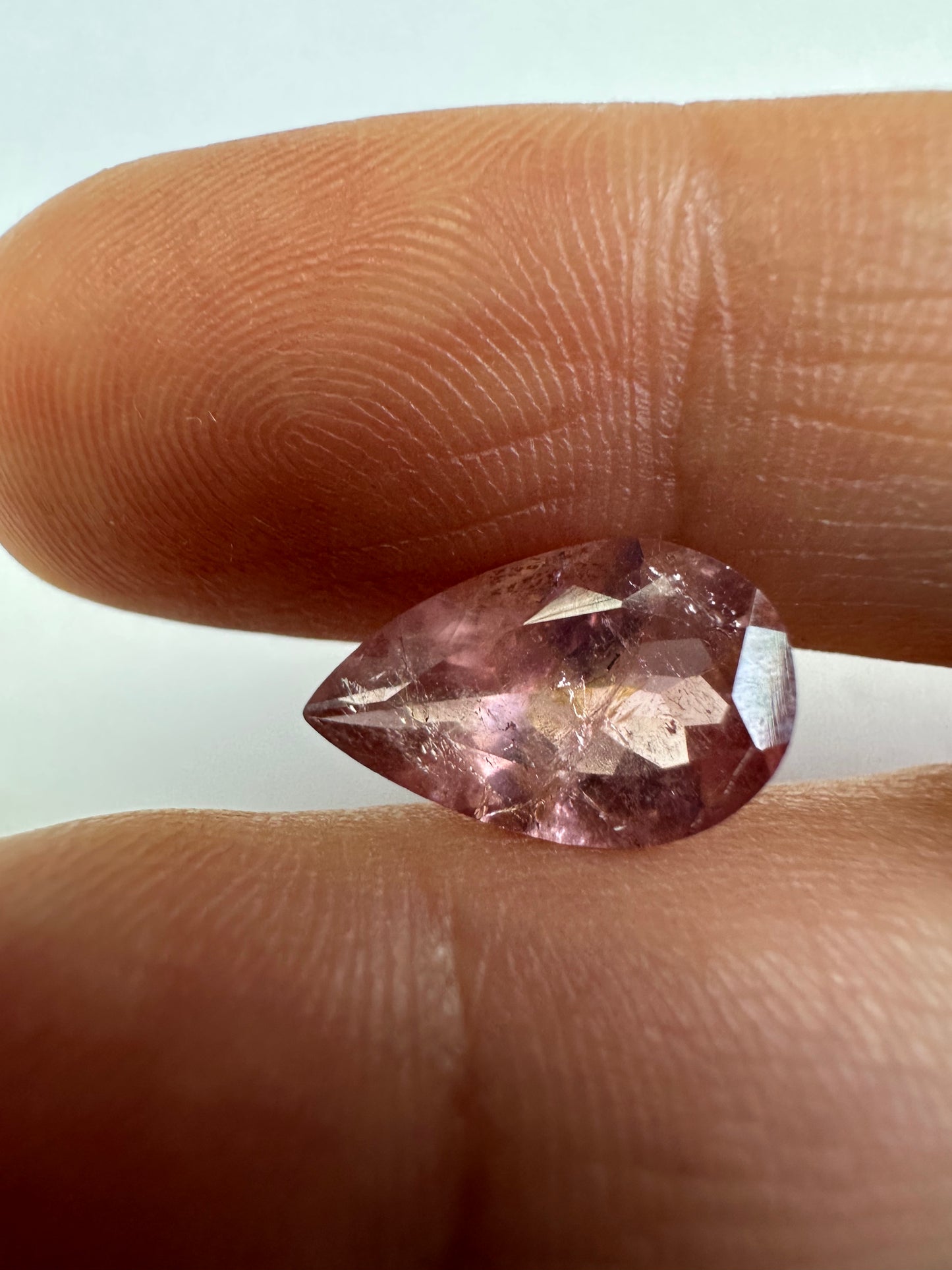 TR338, Turmalin, 2,81 Karat, 12,7 x 7,9 x 5,2 mm