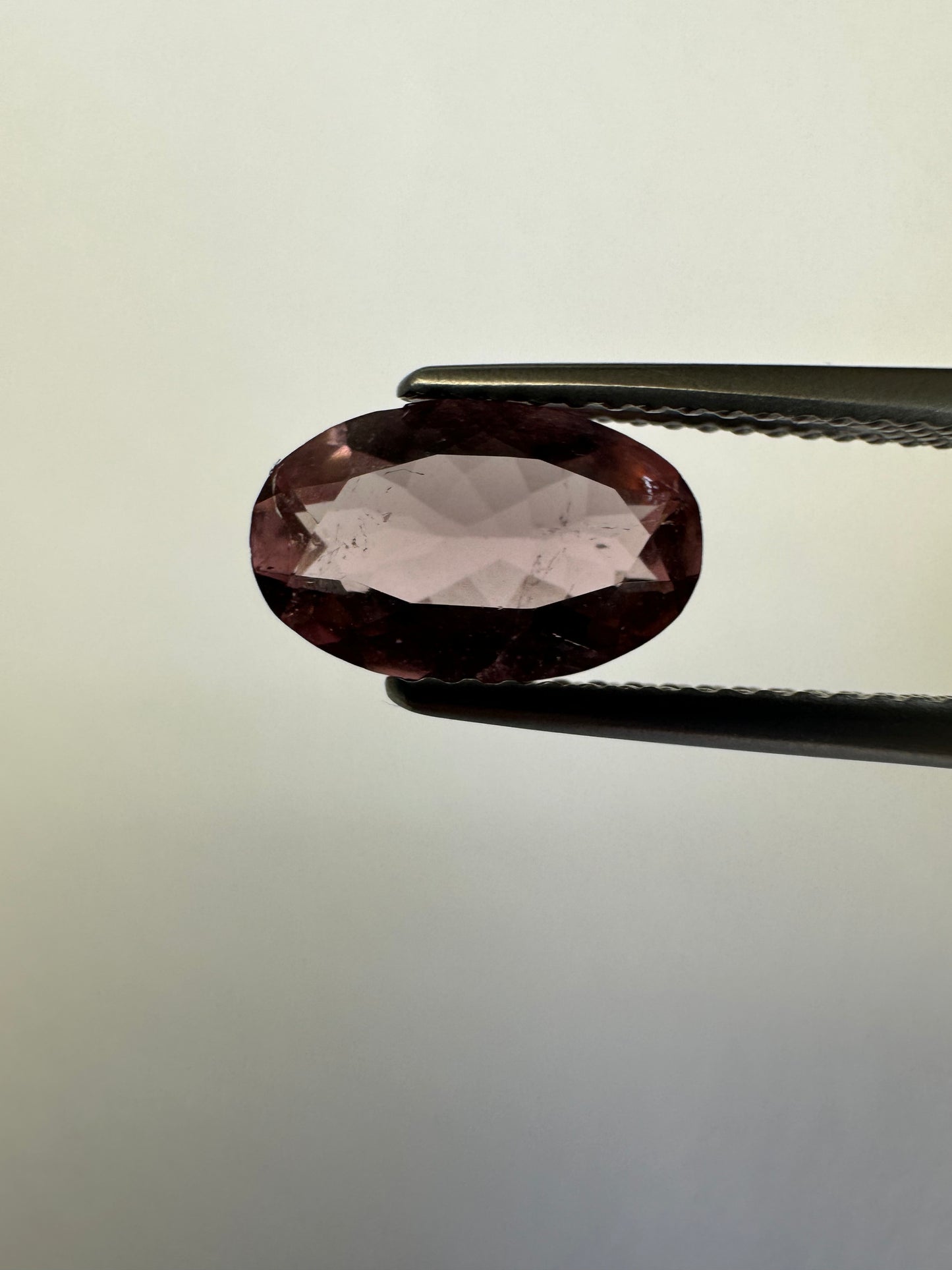 TR339, Turmalin, 1,52 Karat, 10,1 x 6,5 x 3,6 mm