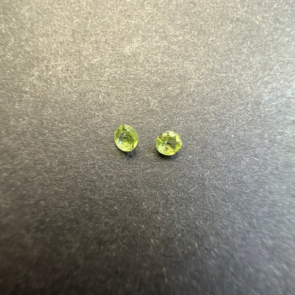 Green Peridot Round Loose Stone Pair, 0.29 ct – view 2 of 3