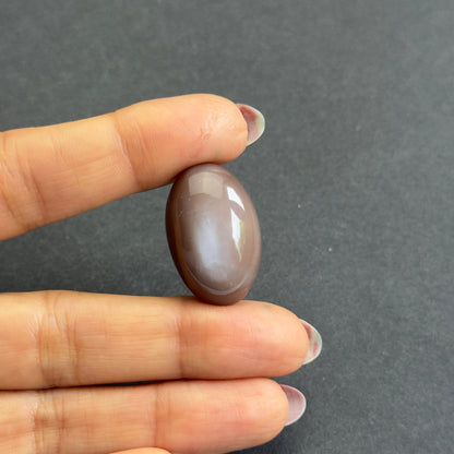 Moonstone Oval Cabochon, 33.2 ct, 26.5x17.01 mm – view 3 of 4