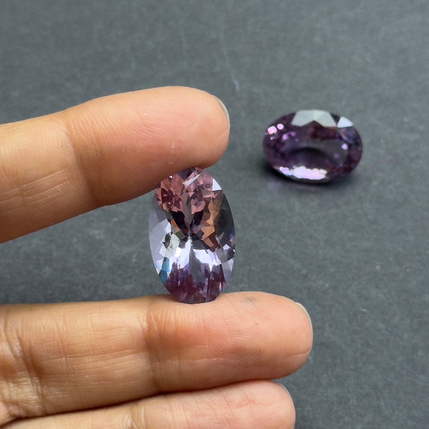 Carefully selected Amethyst Oval fac. Vibrant Colour