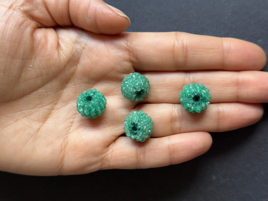 Captivating  Pearls Set in a Delicate Floral Design. approx. 17,02 x 11,85mm