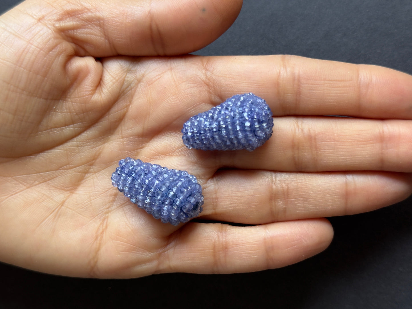 Refined Charm! Tanzanite Pearls set in a Floral arrangement 2-55,68cts