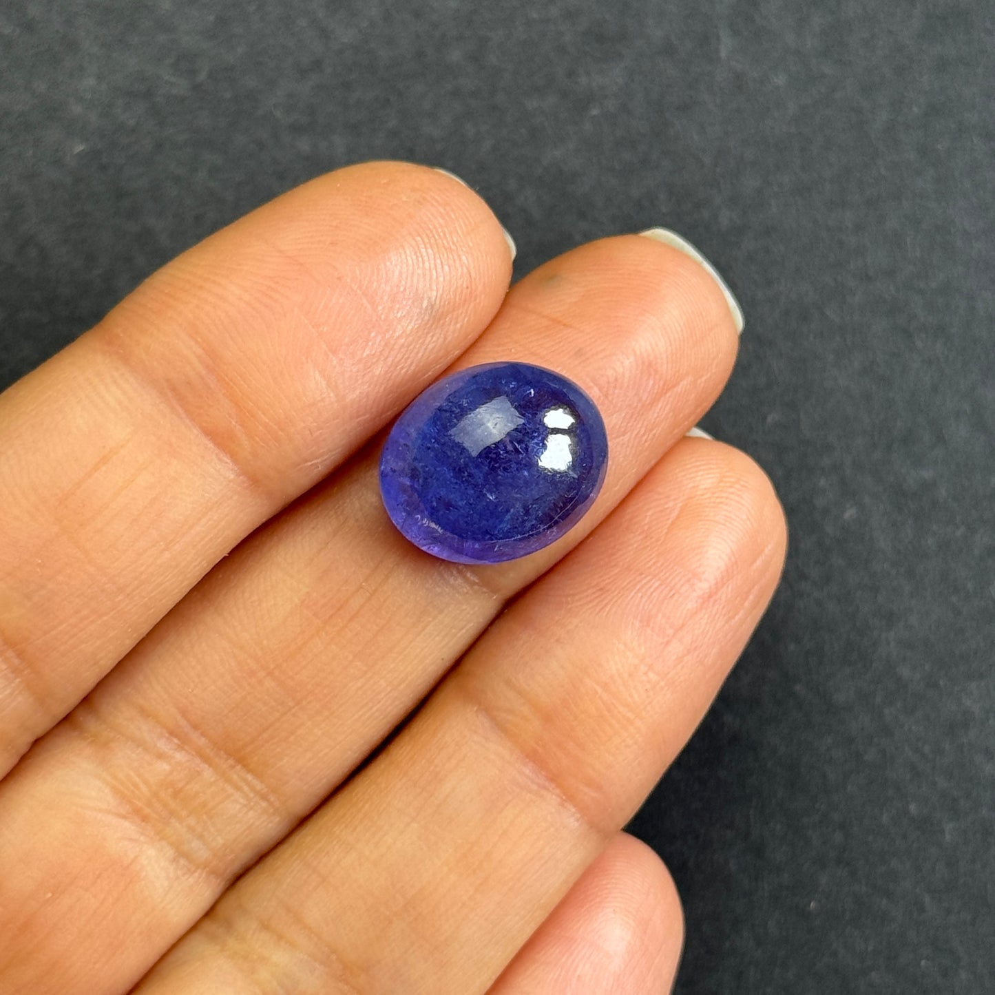 Oval Tanzanite , Shining in a deep mystical Blue - 10.61cts