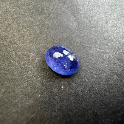 Blue Tanzanite Oval Cabochon, 6.94 ct, 13x10 mm – view 2 of 4
