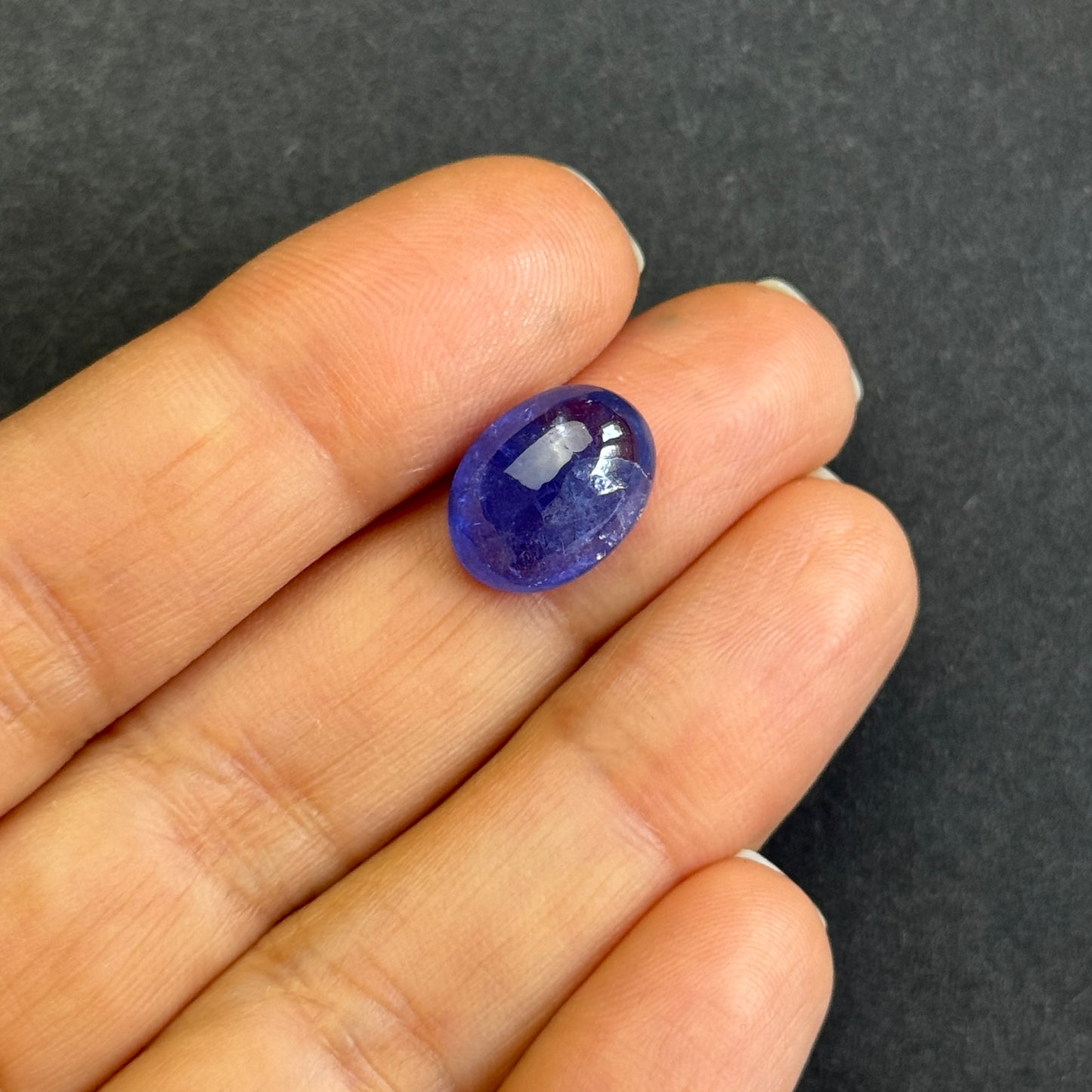 Oval Cabochon Intense Blue Tanzanite 6,94cts