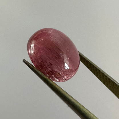 Pink Tourmaline Oval Cabochon, 4.66 ct, 11x9 mm – view 4 of 5