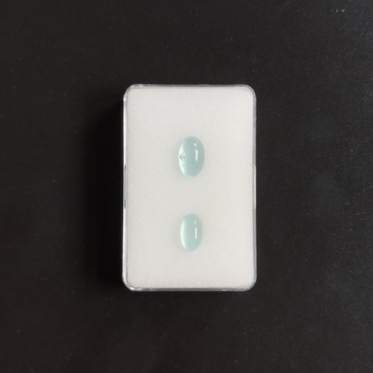 Aquamarin wie in der Zeit eingefrorene Wassertropfen! Ovaler Cabochon hellblau