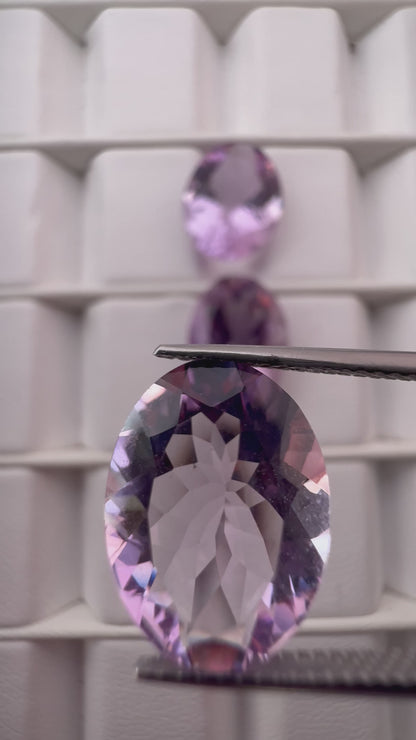 Lila Amethyst oval facettiert — Wählen Sie Ihren Stein — EB000143