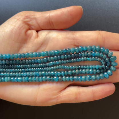 Strang blaue Apatit-Rondellperlen, 42 cm, 3,5–7,5 mm