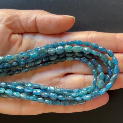 Blue Apatite Oval Bead Strand, 40 cm, 5–5.5 mm
