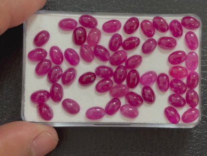 Roter Rubin-Oval-Cabochon — EB000260