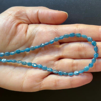 Deep Blue Apatite Oval Bead Strand, 42 cm, 4.5–4.5 mm