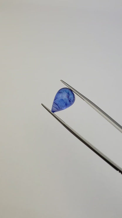 Blauer Tansanit, Tropfen-Cabochon, 7,48 ct, 14 × 9,3 mm