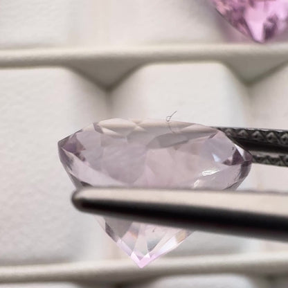 Violetter Amethyst Trillion facettiert — Wählen Sie Ihren Stein — EB000158