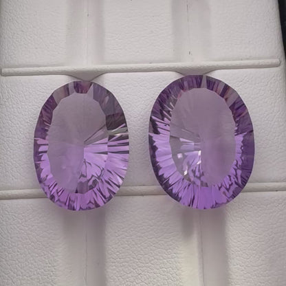 Violetter Amethyst, oval facettiert — Wählen Sie Ihren Stein — EB000076