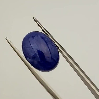 Blauer Tansanit-Oval-Cabochon, 15,63 ct, 17,3 × 12,8 mm