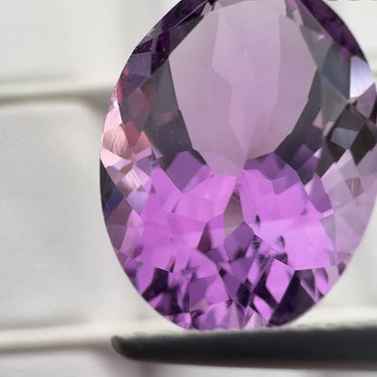 Tiefvioletter Amethyst, oval facettiert — Wählen Sie Ihren Stein — EB000146