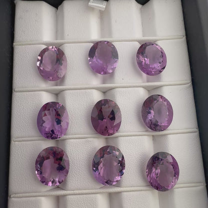 Violetter Amethyst, oval facettiert — Wählen Sie Ihren Stein — EB000170