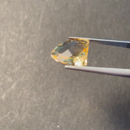 Gelber Citrin facettiert, 5,11 ct, 12,5 × 11,8 mm