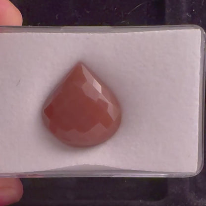 Mondstein Tropfen, 23,22 ct, 19,5 × 18,8 mm