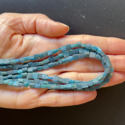 Blue Apatite Baguette Bead Strand, 42 cm, 2.5–5 mm