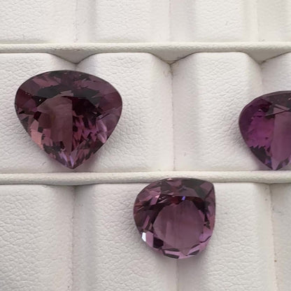 Violetter Amethyst Trillion facettiert — Wählen Sie Ihren Stein — EB000159