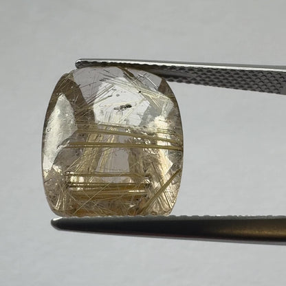 Goldrutilquarz, 8,80 ct, 16,6 × 11,87 mm