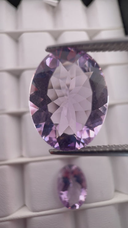 Lila Amethyst oval facettiert — Wählen Sie Ihren Stein — EB000143