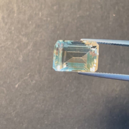Gelber Citrin, rechteckiger Smaragdschliff, 8,04 ct, 14 × 9,8 mm