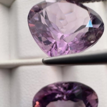 Violetter Amethyst im Trillion-Schliff — Wählen Sie Ihren Stein — EB000155